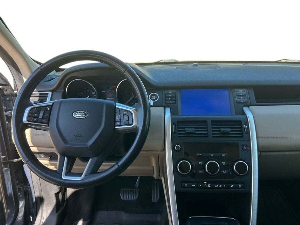 Land Rover Discovery Sport usata a Lecco (8)