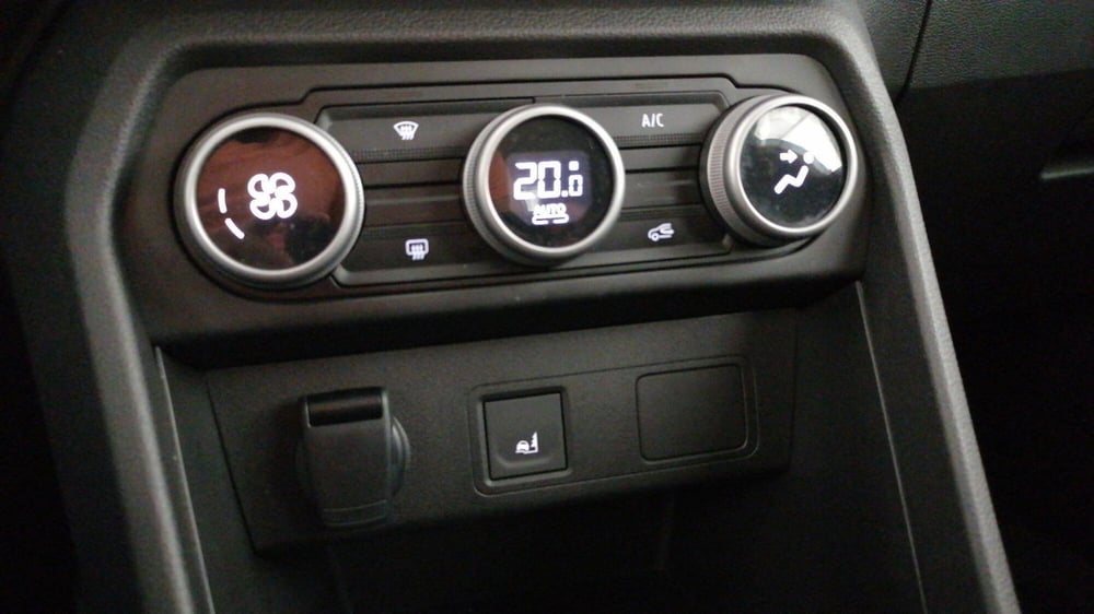 Dacia Sandero usata a Roma (14)