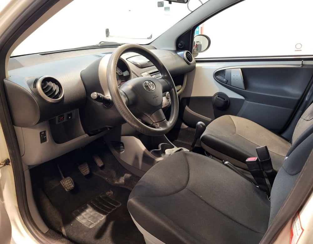 Toyota Aygo usata a Ferrara (5)