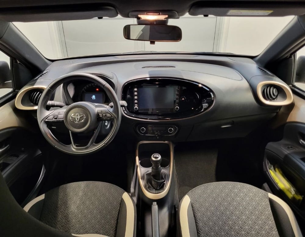 Toyota Aygo X usata a Ferrara (8)