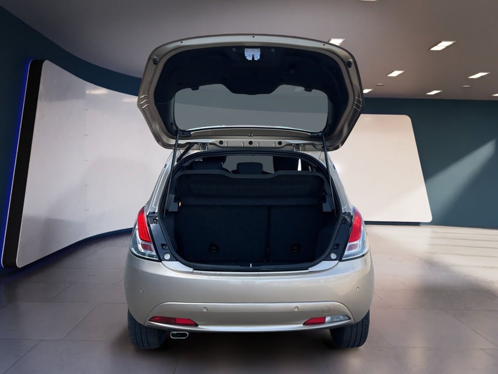 Lancia Ypsilon usata a Torino (7)