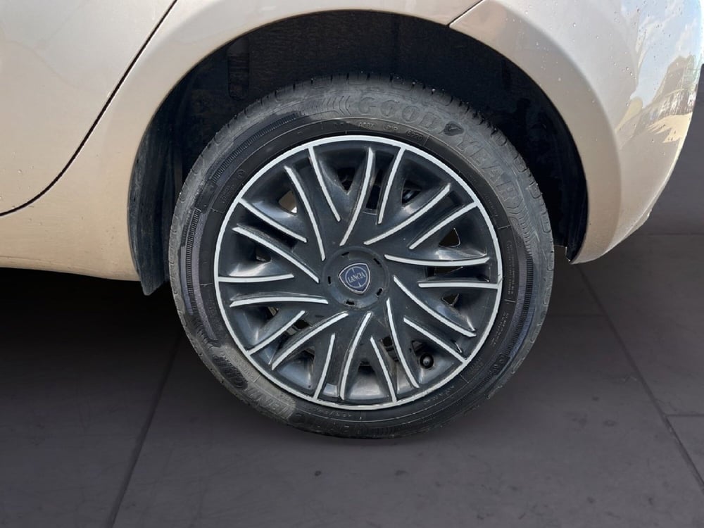 Lancia Ypsilon usata a Torino (8)
