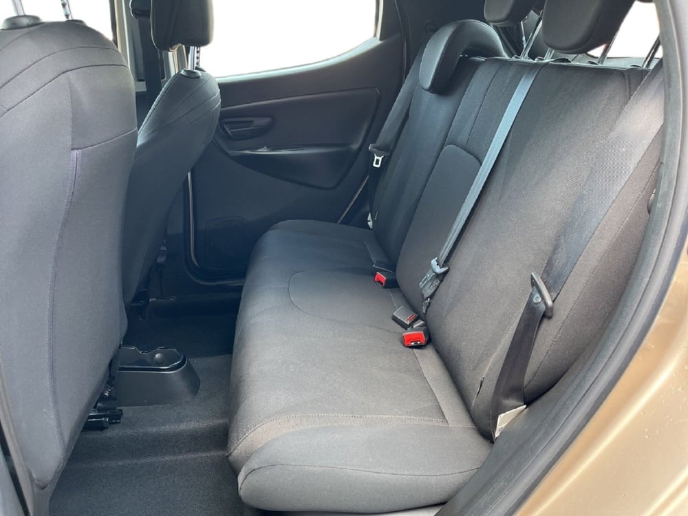 Lancia Ypsilon usata a Torino (9)