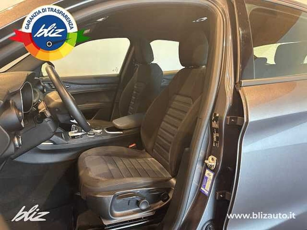 Alfa Romeo Stelvio usata a Udine (10)