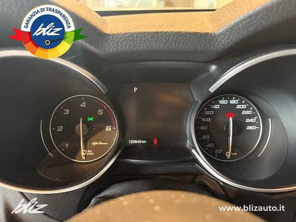 Alfa Romeo Stelvio usata a Udine (15)