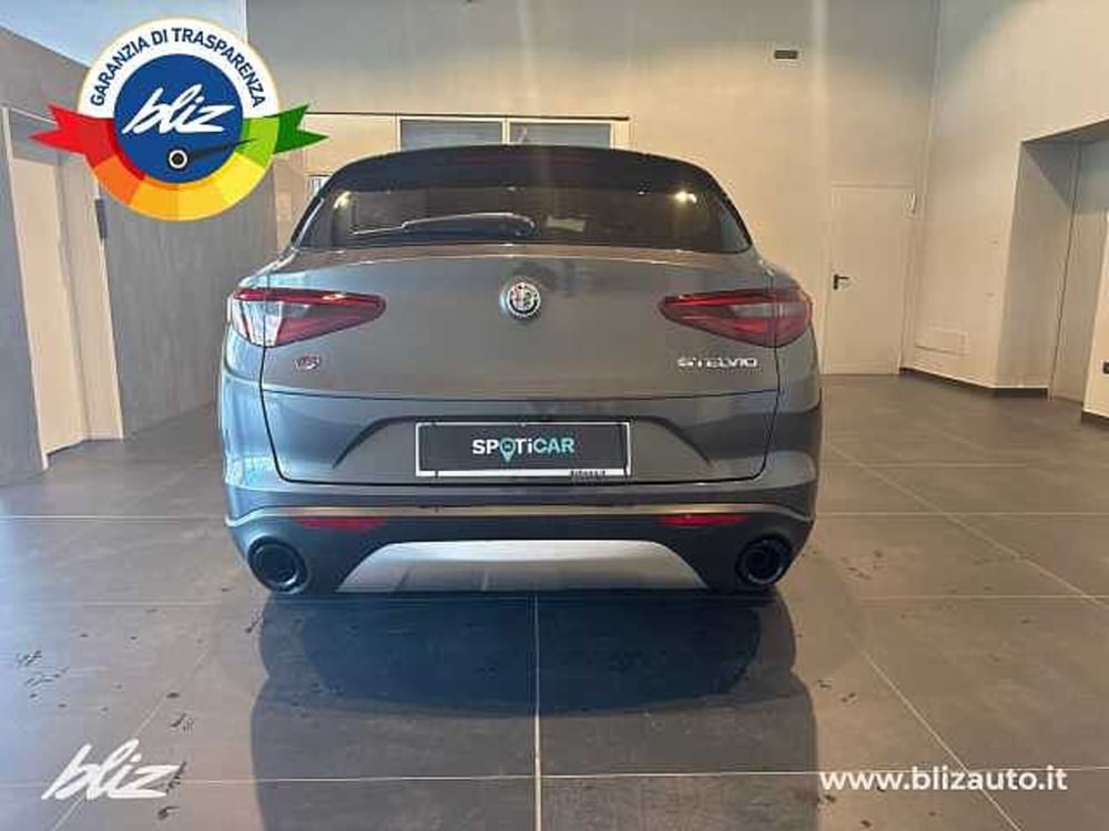 Alfa Romeo Stelvio usata a Udine (4)