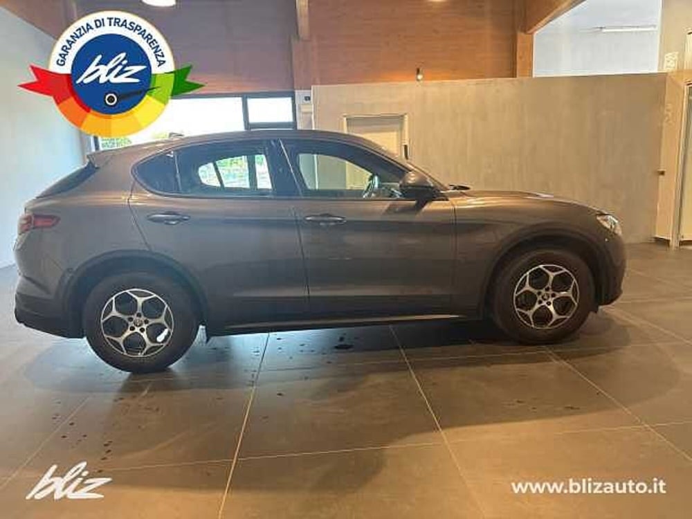 Alfa Romeo Stelvio usata a Udine (6)