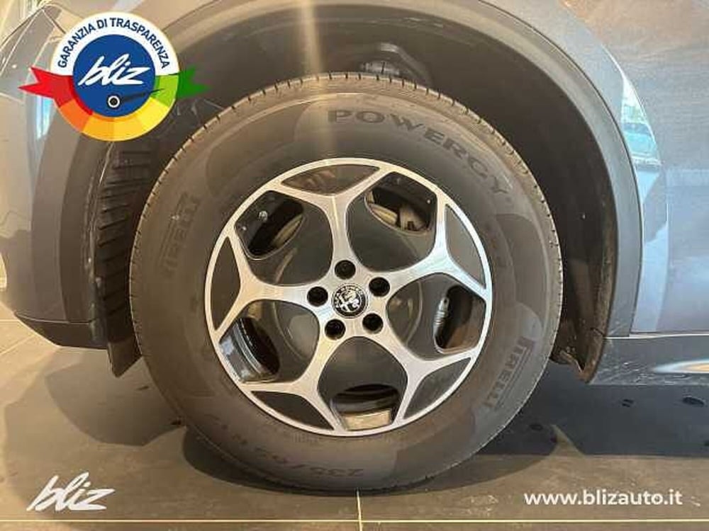 Alfa Romeo Stelvio usata a Udine (9)