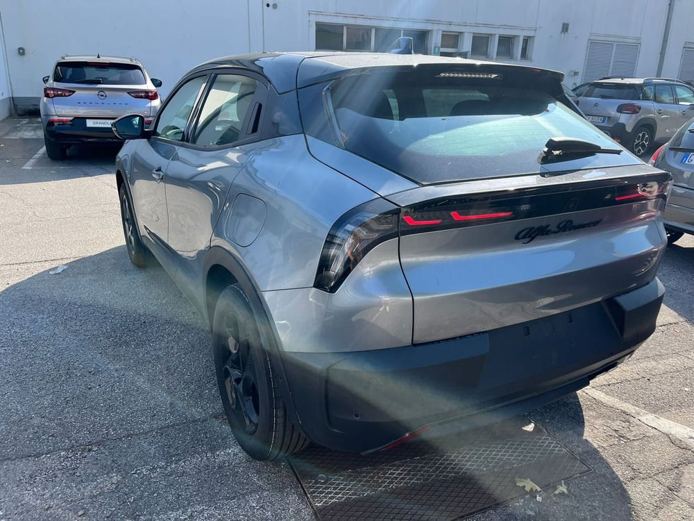 Alfa Romeo Junior nuova a Milano (7)