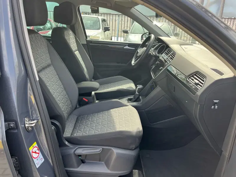 Volkswagen Tiguan usata a Milano (12)