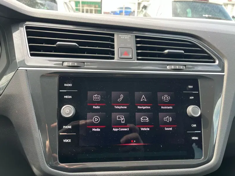 Volkswagen Tiguan usata a Milano (17)