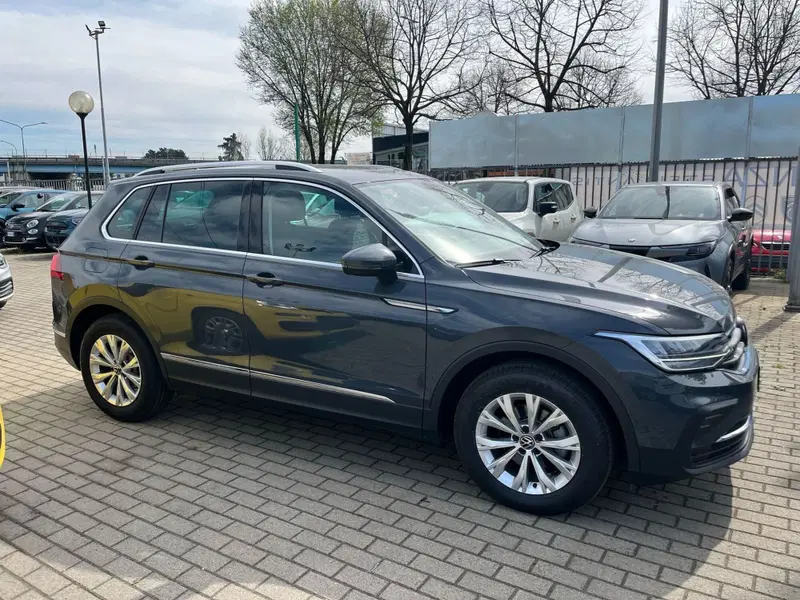 Volkswagen Tiguan usata a Milano (5)