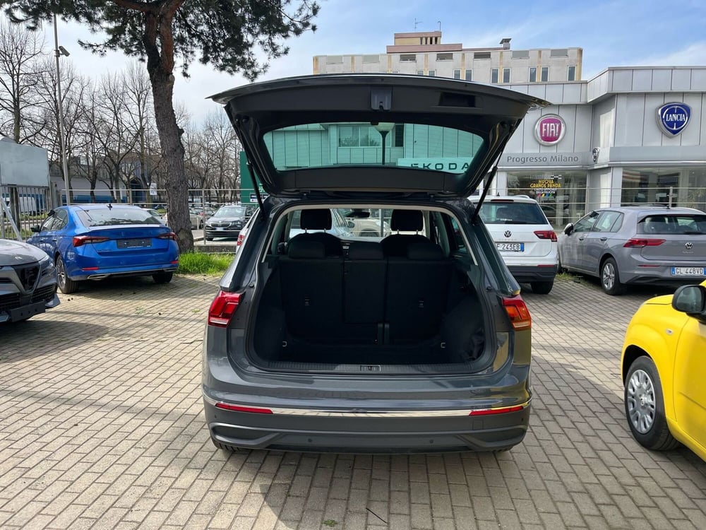 Volkswagen Tiguan usata a Milano (9)