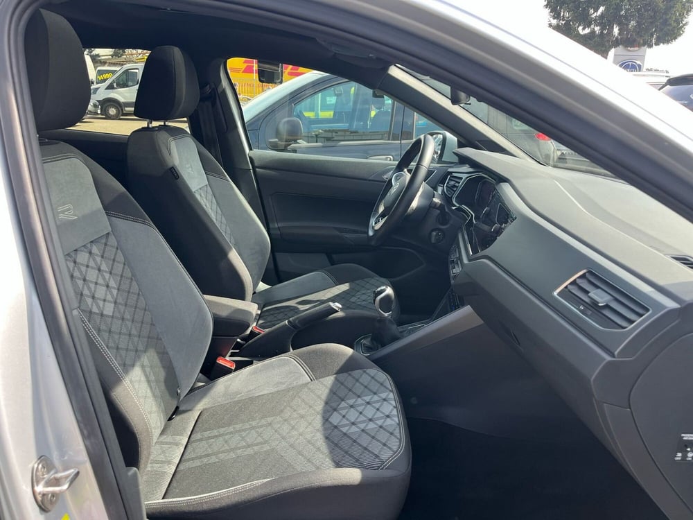 Volkswagen Taigo usata a Milano (14)