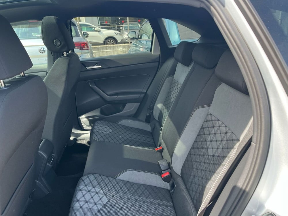 Volkswagen Taigo usata a Milano (15)