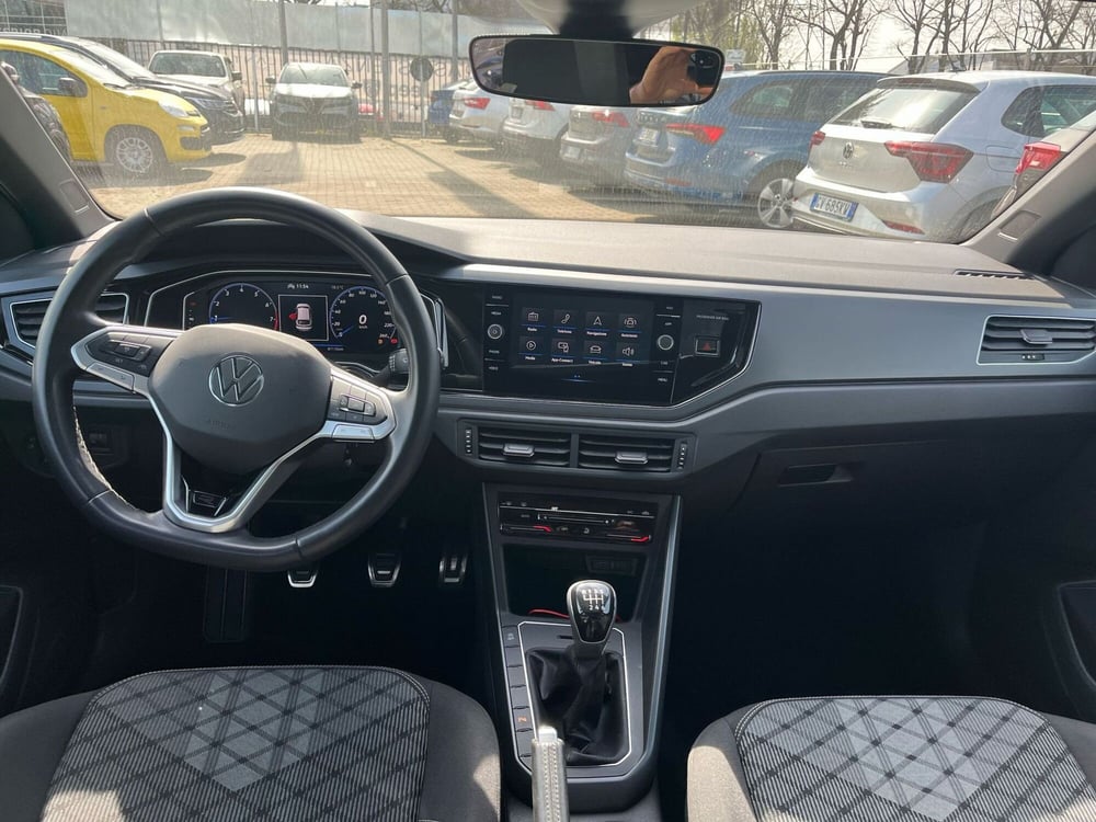 Volkswagen Taigo usata a Milano (17)