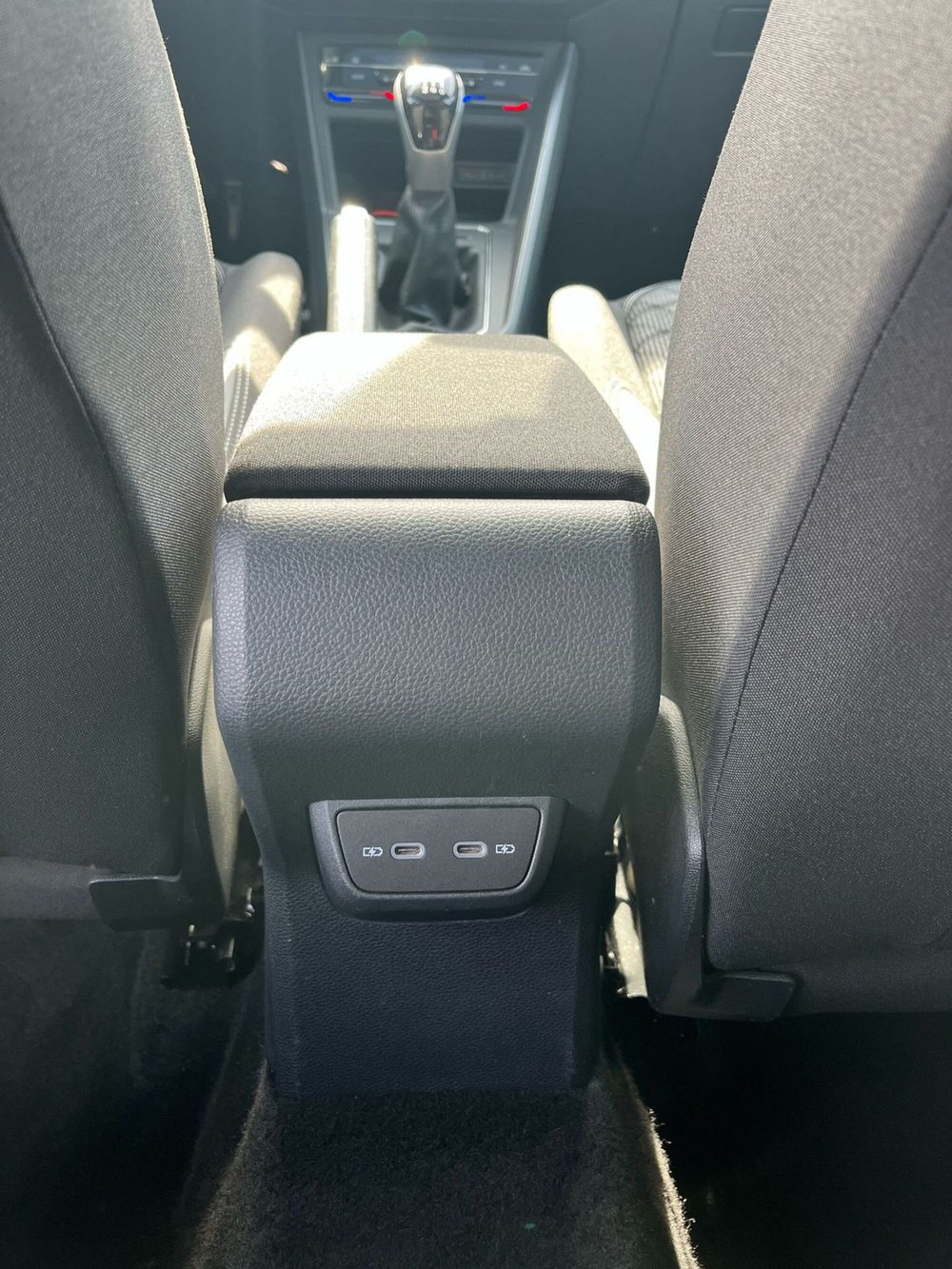Volkswagen Taigo usata a Milano (20)