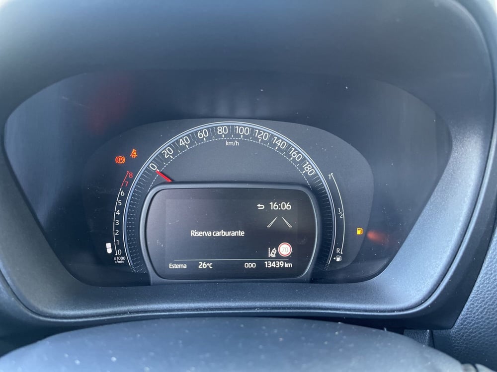 Toyota Aygo X usata a Ragusa (11)