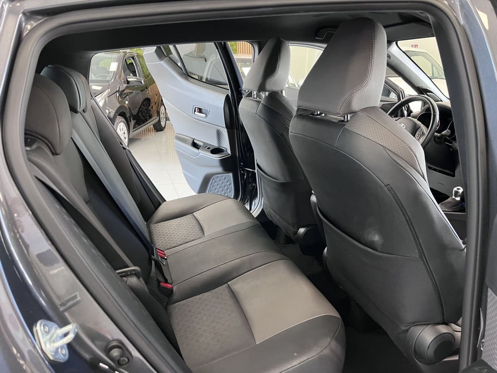Toyota Toyota C-HR usata a Prato (10)