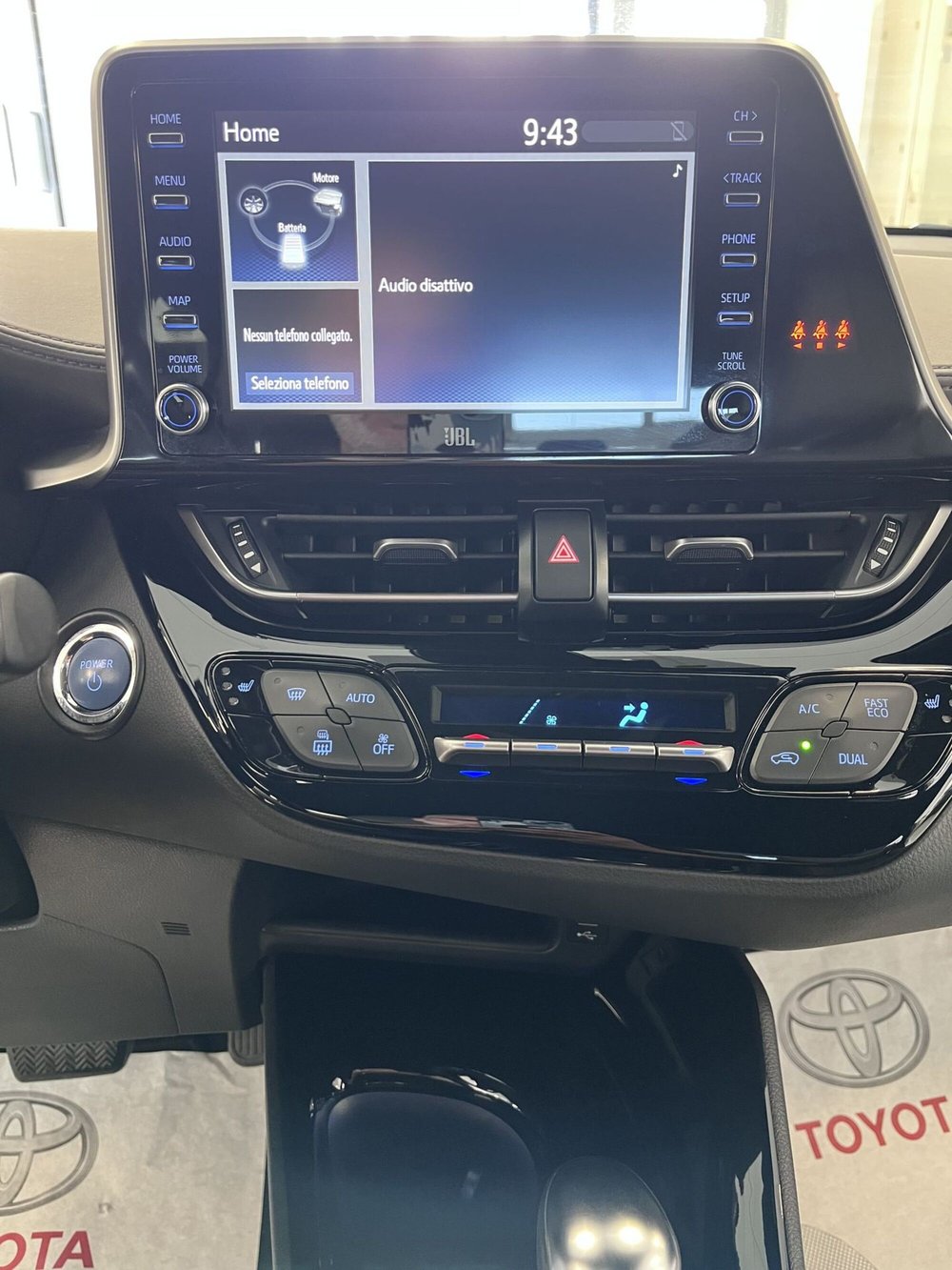 Toyota Toyota C-HR usata a Prato (13)