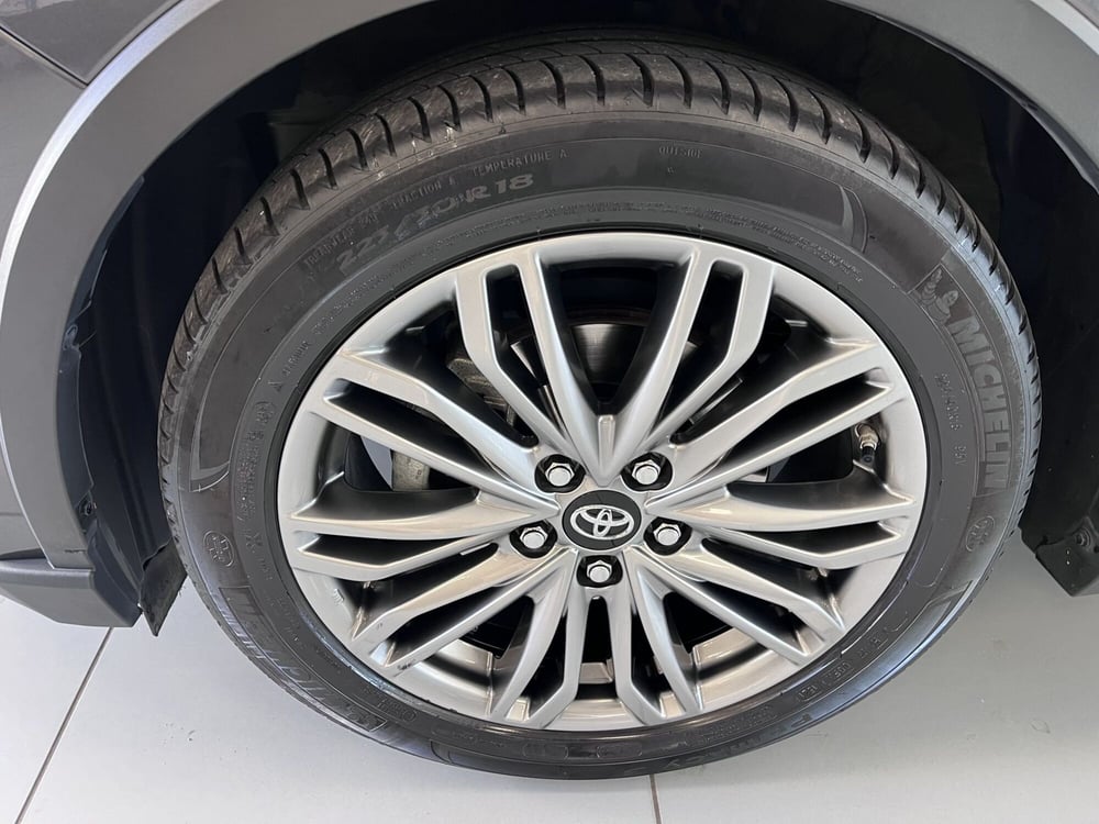 Toyota Toyota C-HR usata a Prato (15)