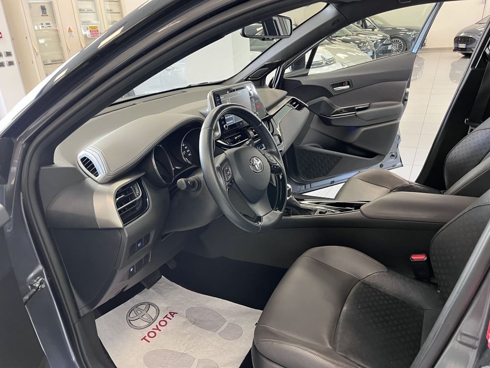 Toyota Toyota C-HR usata a Prato (7)
