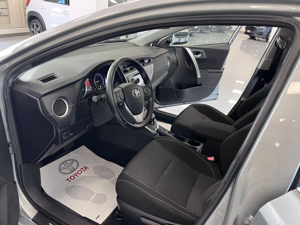 Toyota Auris usata a Prato (7)