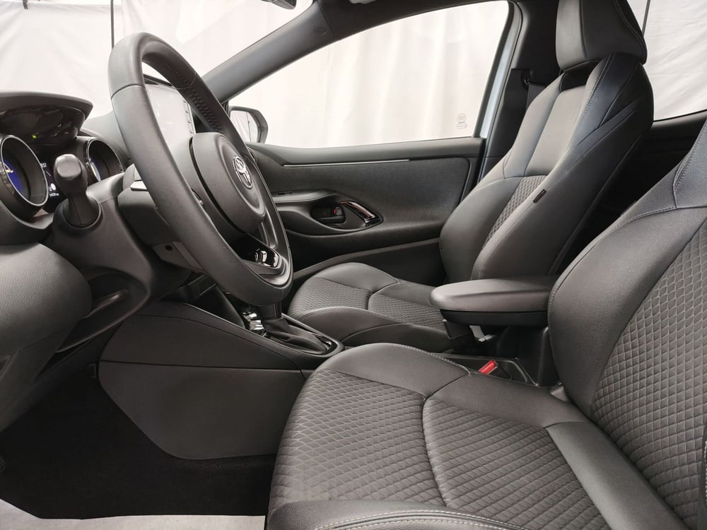 Toyota Yaris usata a Roma (14)