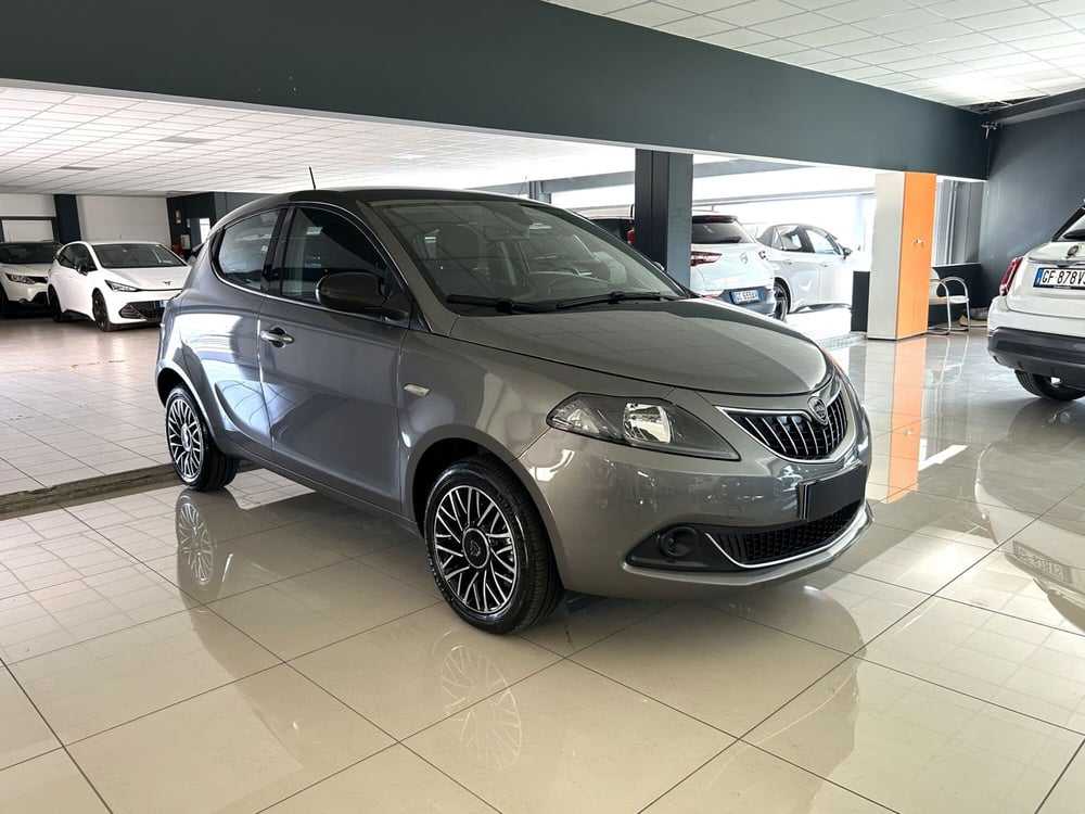 Lancia Ypsilon usata a Ferrara (3)