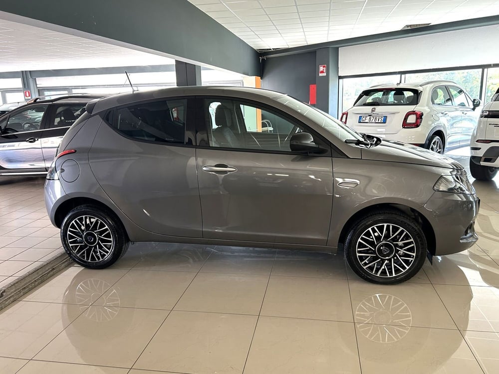 Lancia Ypsilon usata a Ferrara (4)
