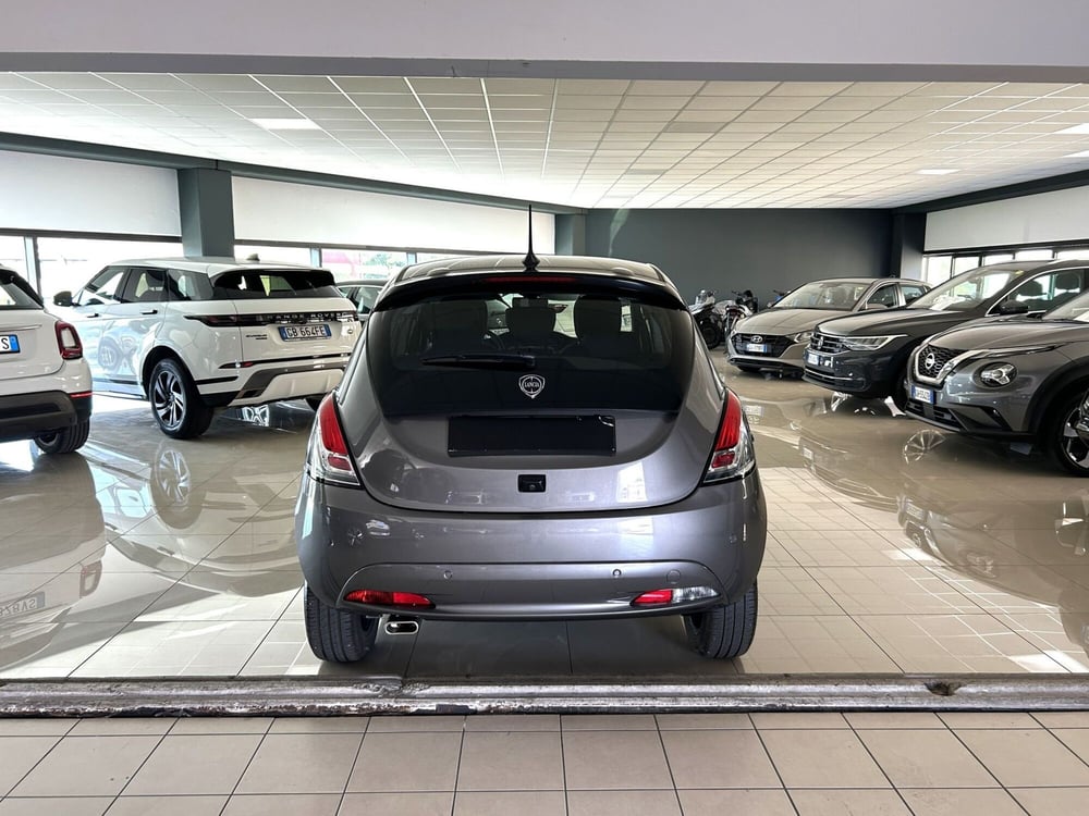 Lancia Ypsilon usata a Ferrara (5)