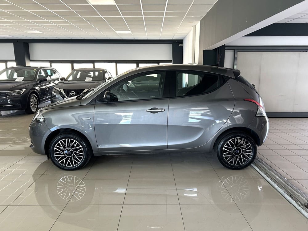 Lancia Ypsilon usata a Ferrara (6)