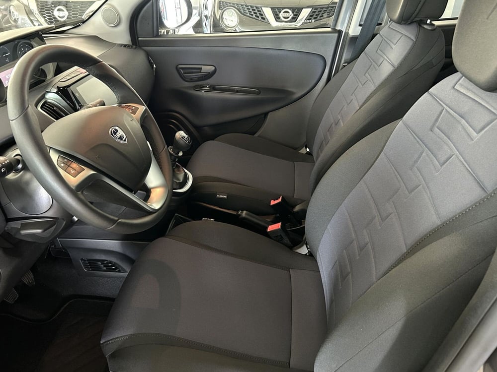 Lancia Ypsilon usata a Ferrara (8)