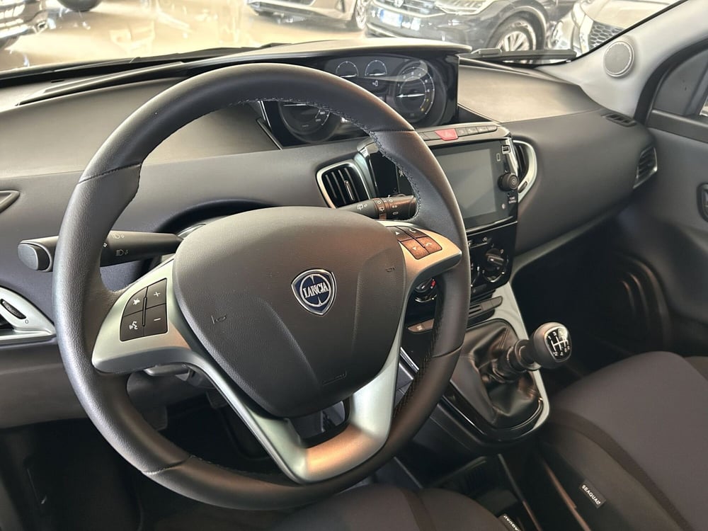Lancia Ypsilon usata a Ferrara (9)
