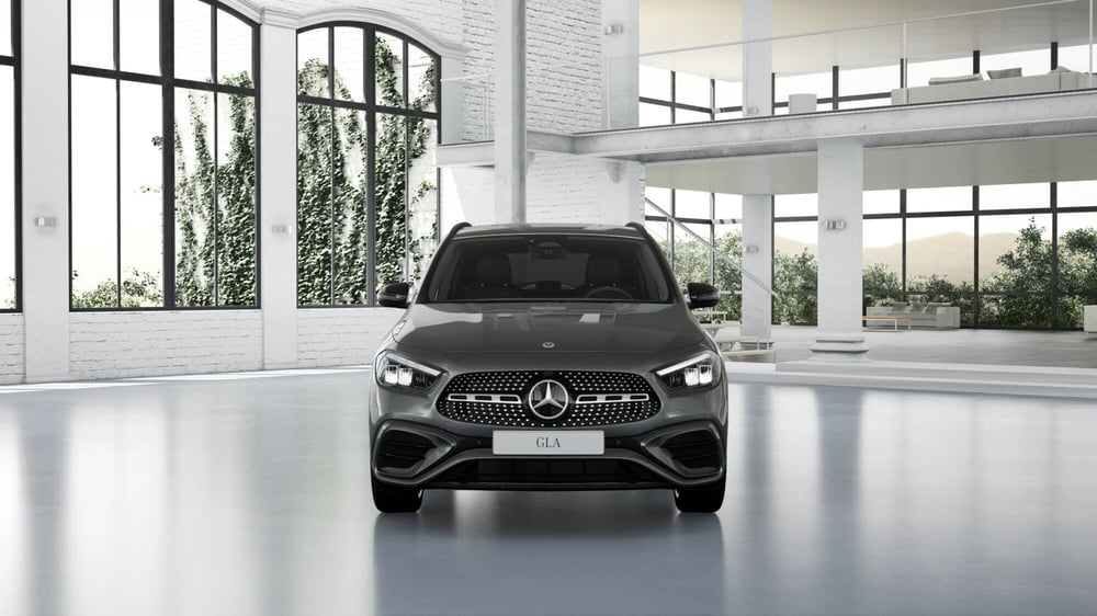 Mercedes-Benz GLA SUV nuova a Chieti (2)