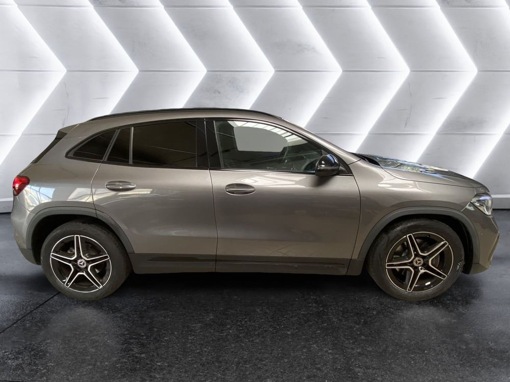 Mercedes-Benz GLA SUV usata a Napoli (4)
