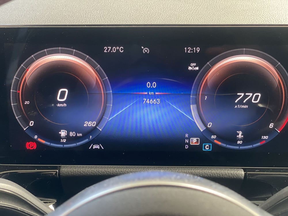 Mercedes-Benz GLA SUV usata a Napoli (9)
