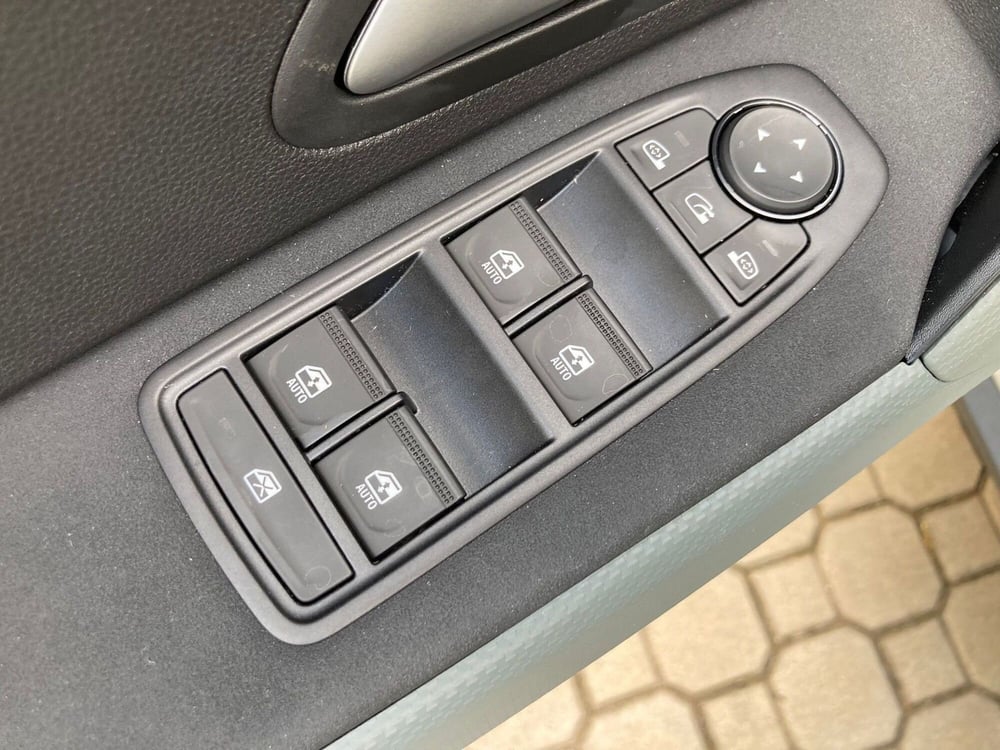 Dacia Duster usata a Brescia (13)