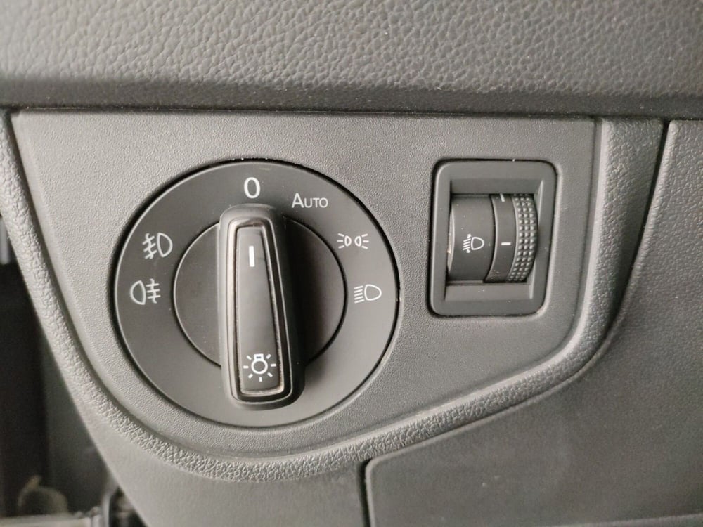 Volkswagen Taigo usata a Napoli (11)