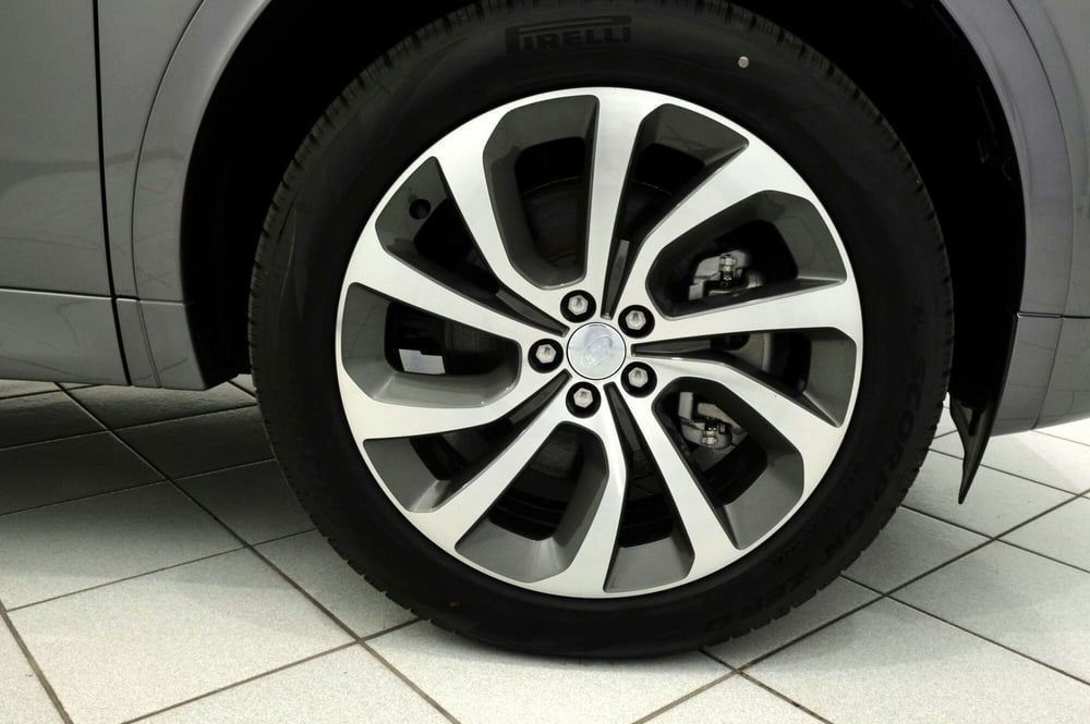 Land Rover Discovery Sport usata a Mantova (9)