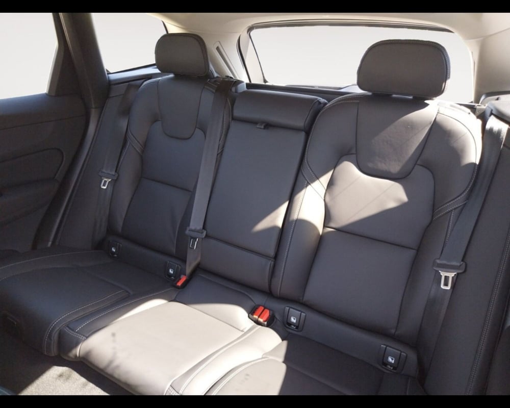 Volvo XC60 nuova a Bologna (13)