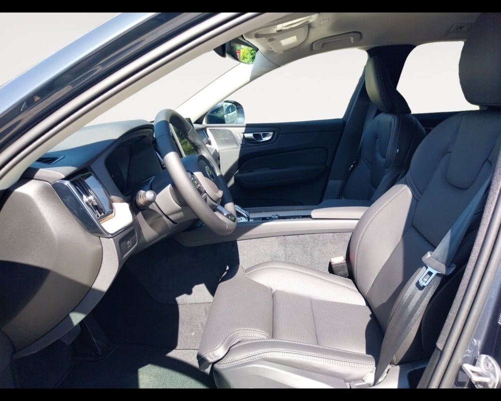 Volvo XC60 nuova a Bologna (9)