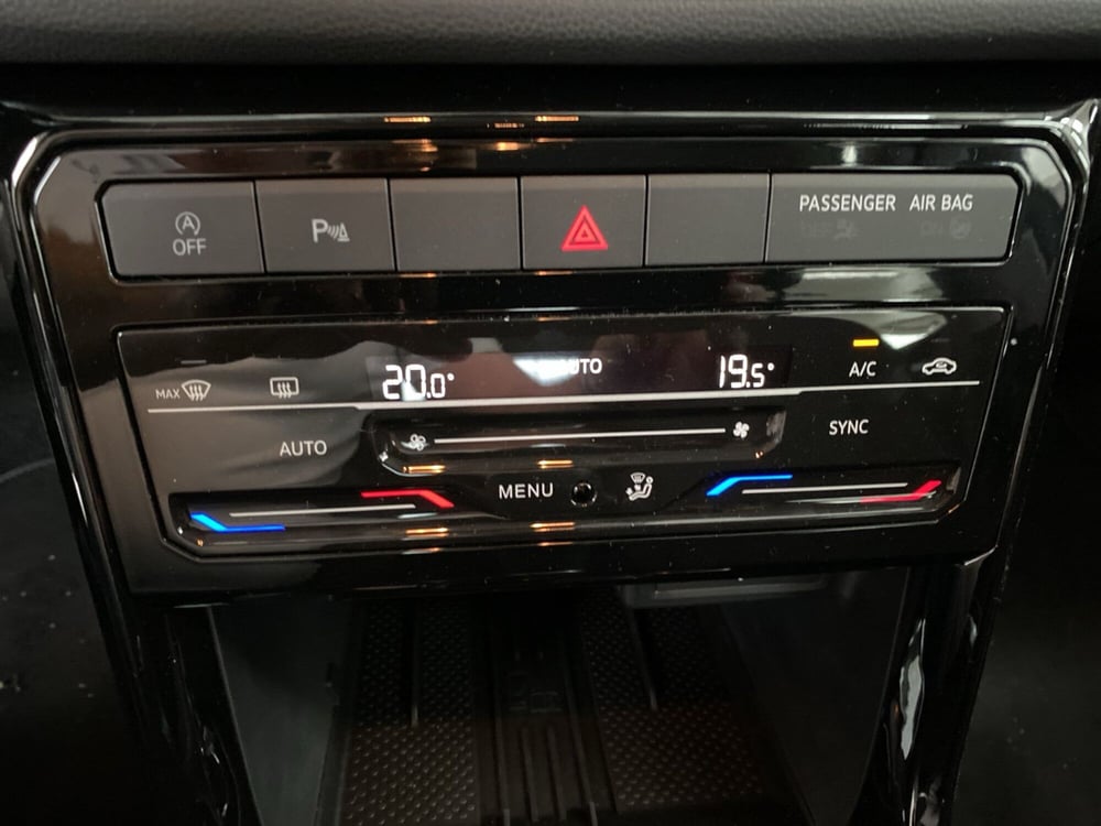 Volkswagen T-Cross nuova a Lodi (12)