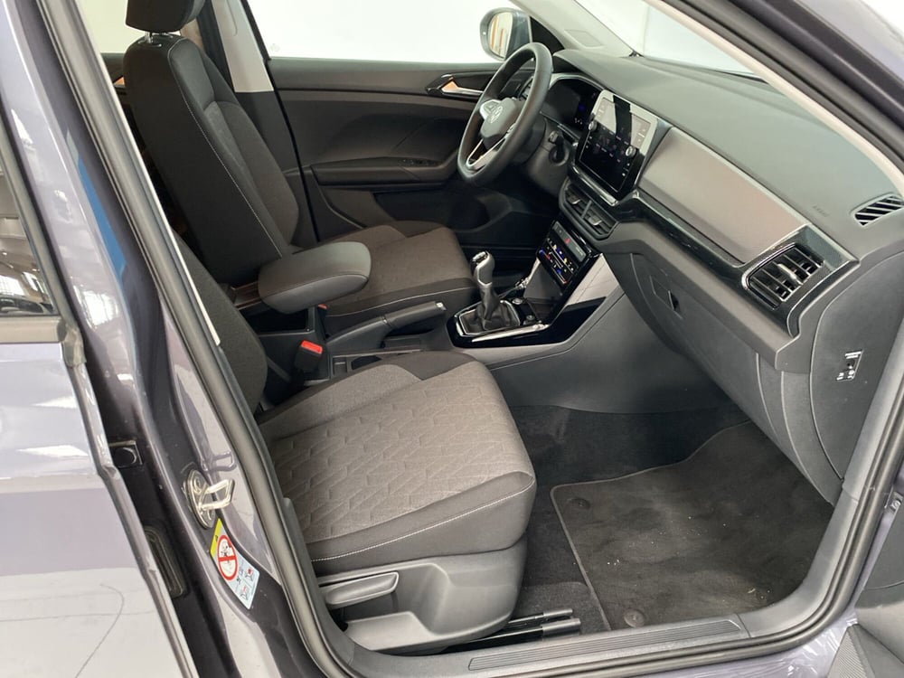 Volkswagen T-Cross nuova a Lodi (6)