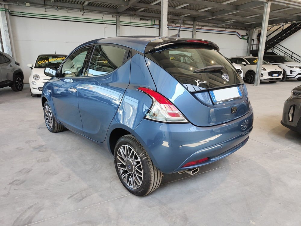 Lancia Ypsilon nuova a Torino (7)