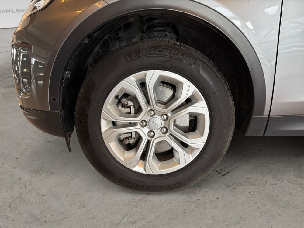Land Rover Discovery Sport usata a Livorno (9)