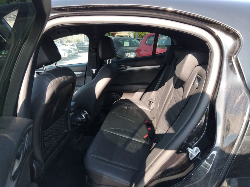 Alfa Romeo Stelvio usata a Roma (14)