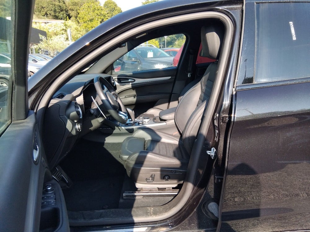 Alfa Romeo Stelvio usata a Roma (15)