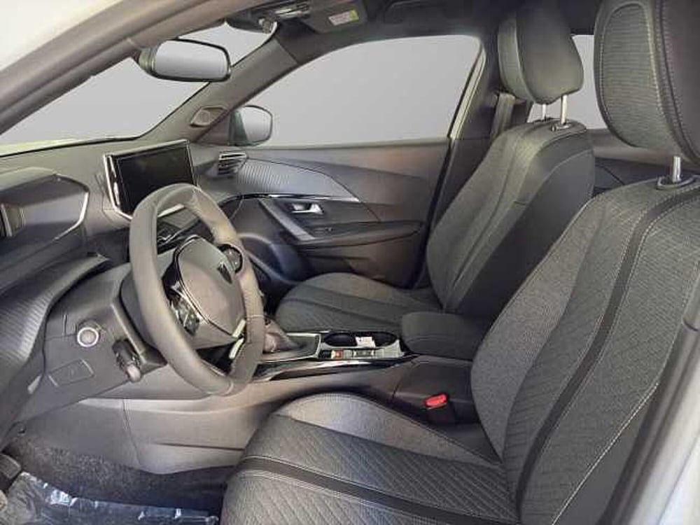 Peugeot 2008 nuova a Vibo Valentia (9)