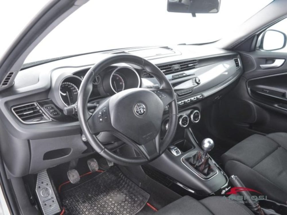 Alfa Romeo Giulietta usata a Perugia (8)